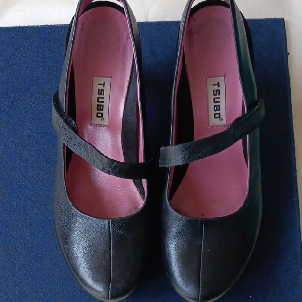 Tsubo Women's Black Mary Jane Shoes